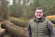 Portrait einersTeilnehmers auf dem Holzplatz